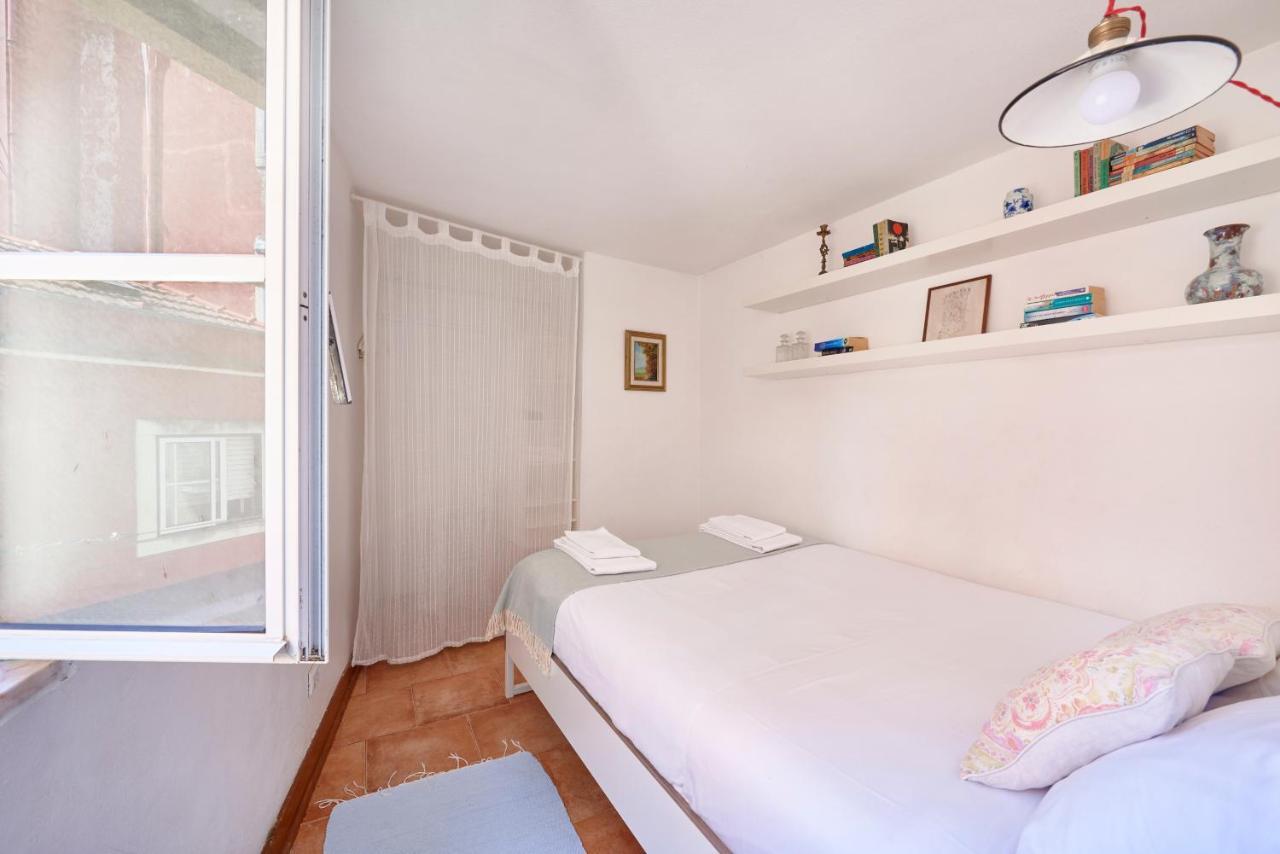 Light Filled Apartment Near Chiado, By Timecooler Лиссабон Экстерьер фото