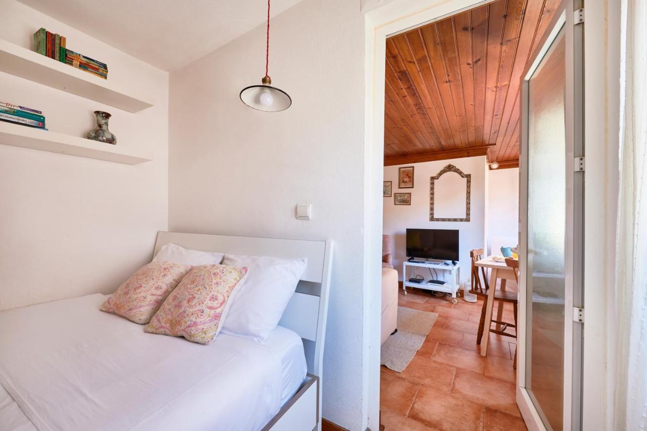 Light Filled Apartment Near Chiado, By Timecooler Лиссабон Экстерьер фото